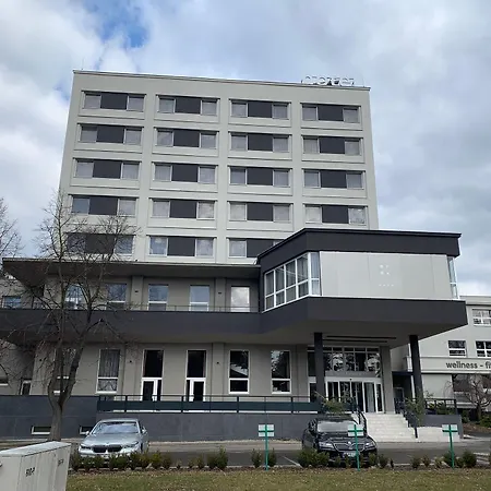 Karpatia Hotel Humenné