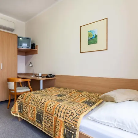 Hotel Karpatia Humenne
